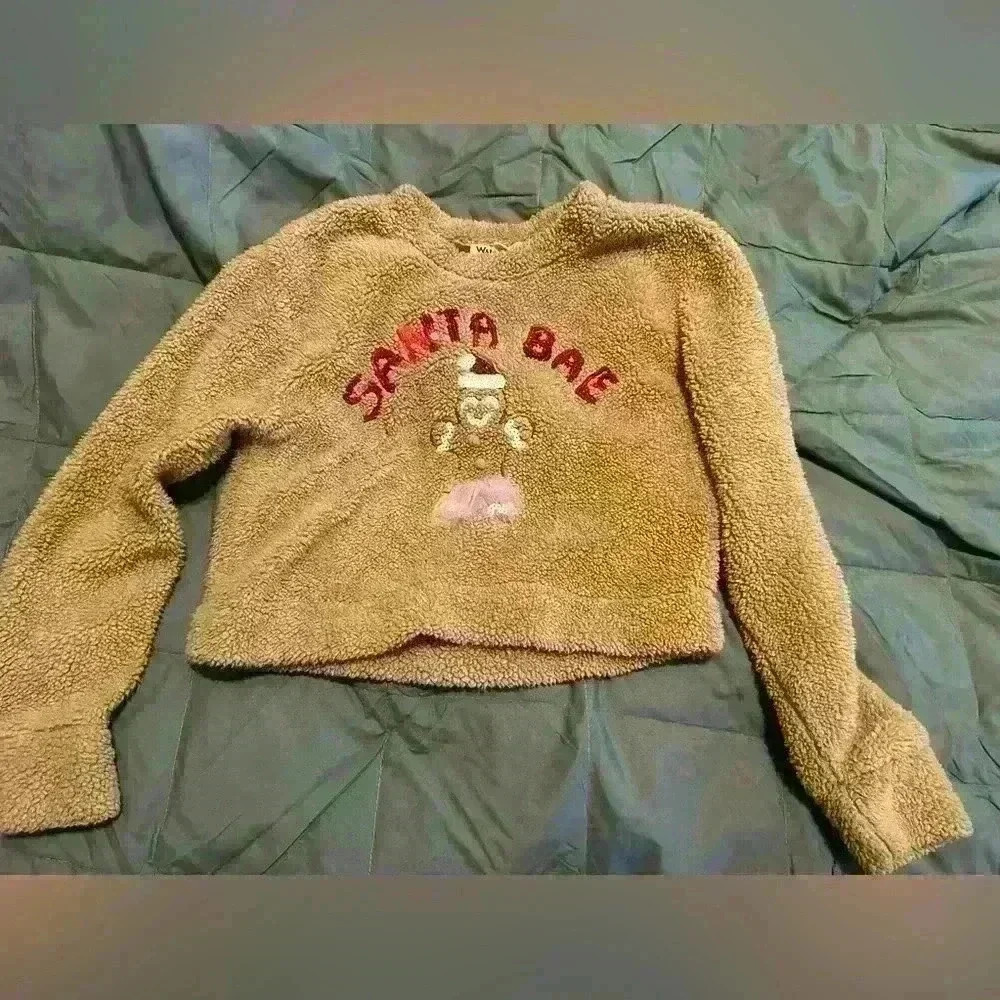 Super cute Christmas sweater “Santa Bae” by Wallflower brown size medium